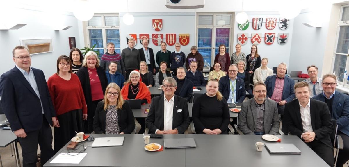 Pohjois-Karjalan maakunnan yhteistyöryhmän 11.12.2025 kokoukseen osallistuneet yhteiskuvassa.